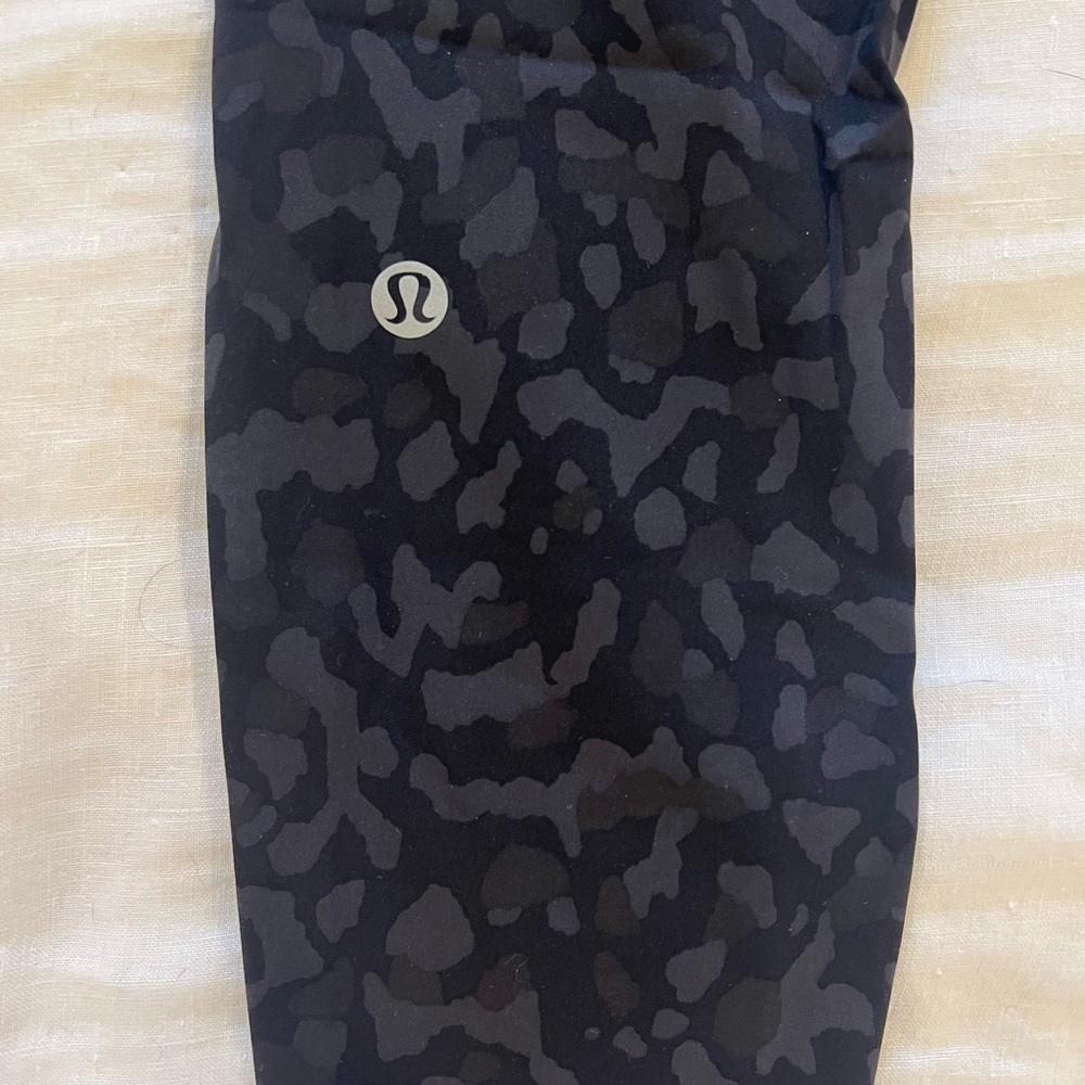 Lululemon Fast & Free 7/8 Length Legging - Black Leopard size 4